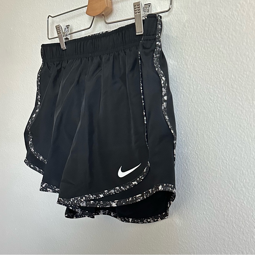 Nike Black White Women’s Dri-FIT Elastic Waist Athletic Shorts Size S - Picture 4 of 10